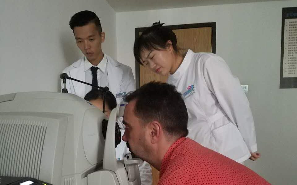 Ovidiu Simion took eyes check in the hospital.